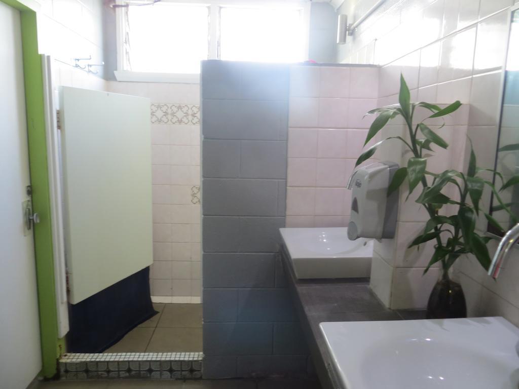 Asylum Cairns Share Houseホステル エクステリア 写真