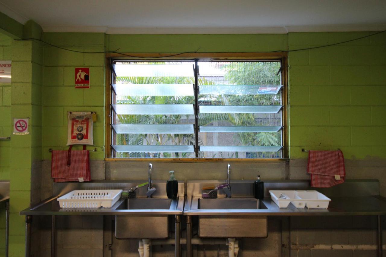 Asylum Cairns Share Houseホステル エクステリア 写真